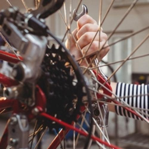 What are the most essential bike tools every cyclist should have?